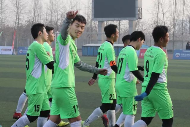中国U23男足创纪录夺亚 年轻一代托起足球未来