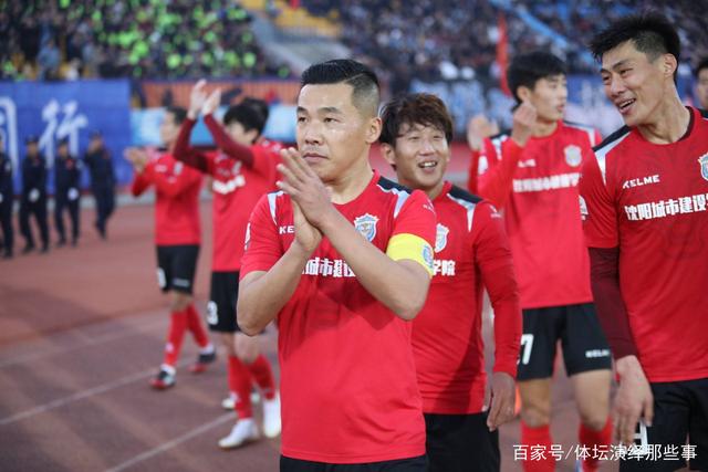 阿不都25+10新疆送江苏13连败 深圳力克山西